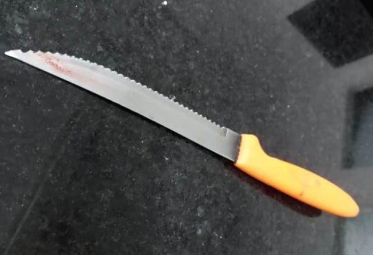 Homem tenta matar ex-companheira a facadas  em lanchonete de Nova Olímpia