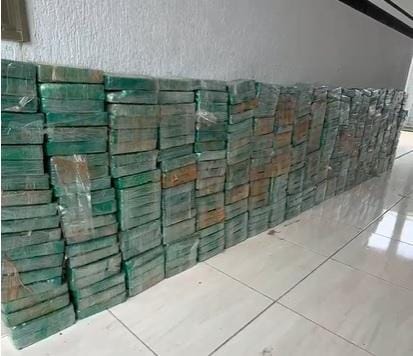 Motorista é preso com 400 kg de cocaína escondida em caminhão avaliada em R$ 20 milhões