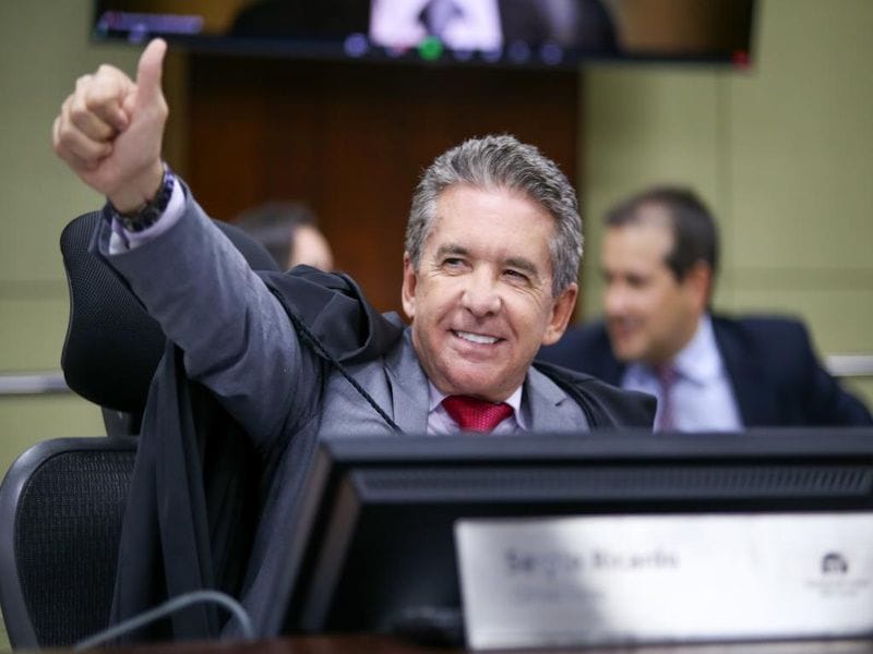 Sérgio Ricardo avança para reeleição à presidência do TCE; quatro já se manifestaram