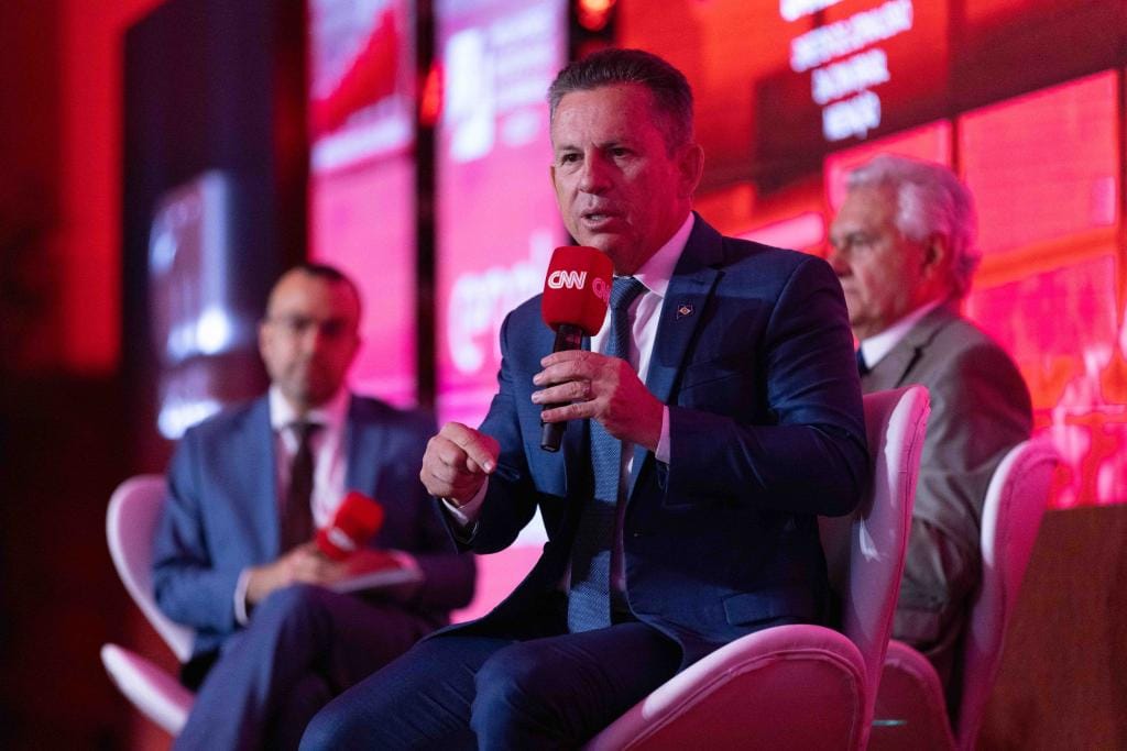 Mauro Mendes destaca 3 mil km de asfalto em rodovias de MT: "Mais do que há em 20 estados"