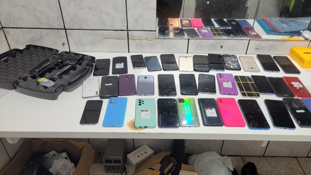 Operação policial combate furto e receptação e apreende 40 telefones celulares