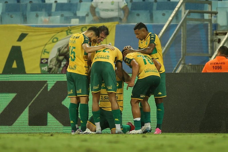 Cuiabá vence a Ferroviária por 1 a 0 e assume vice-liderança da Série B