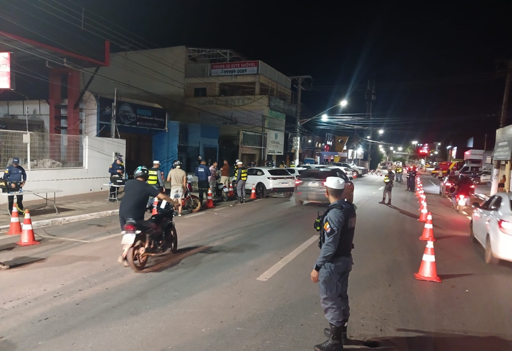 Operação Lei Seca prende sete condutores embriagados e remove 37 veículos