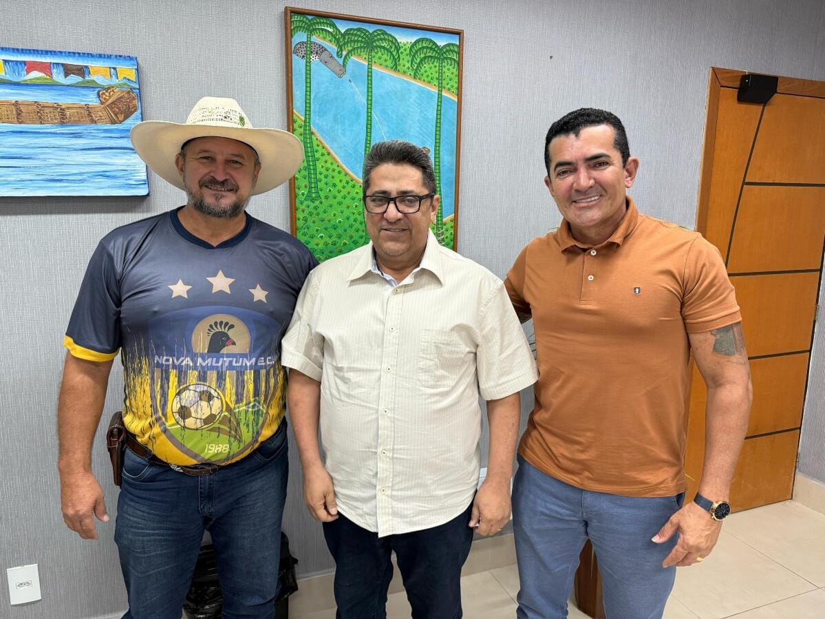 Secretário alfineta Bolsonaro em post; deputados repudiam e exigem punição do PL