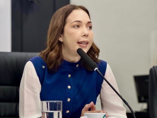 Vereadora  anuncia licença e arquiteto assume vaga na Câmara de Cuiabá