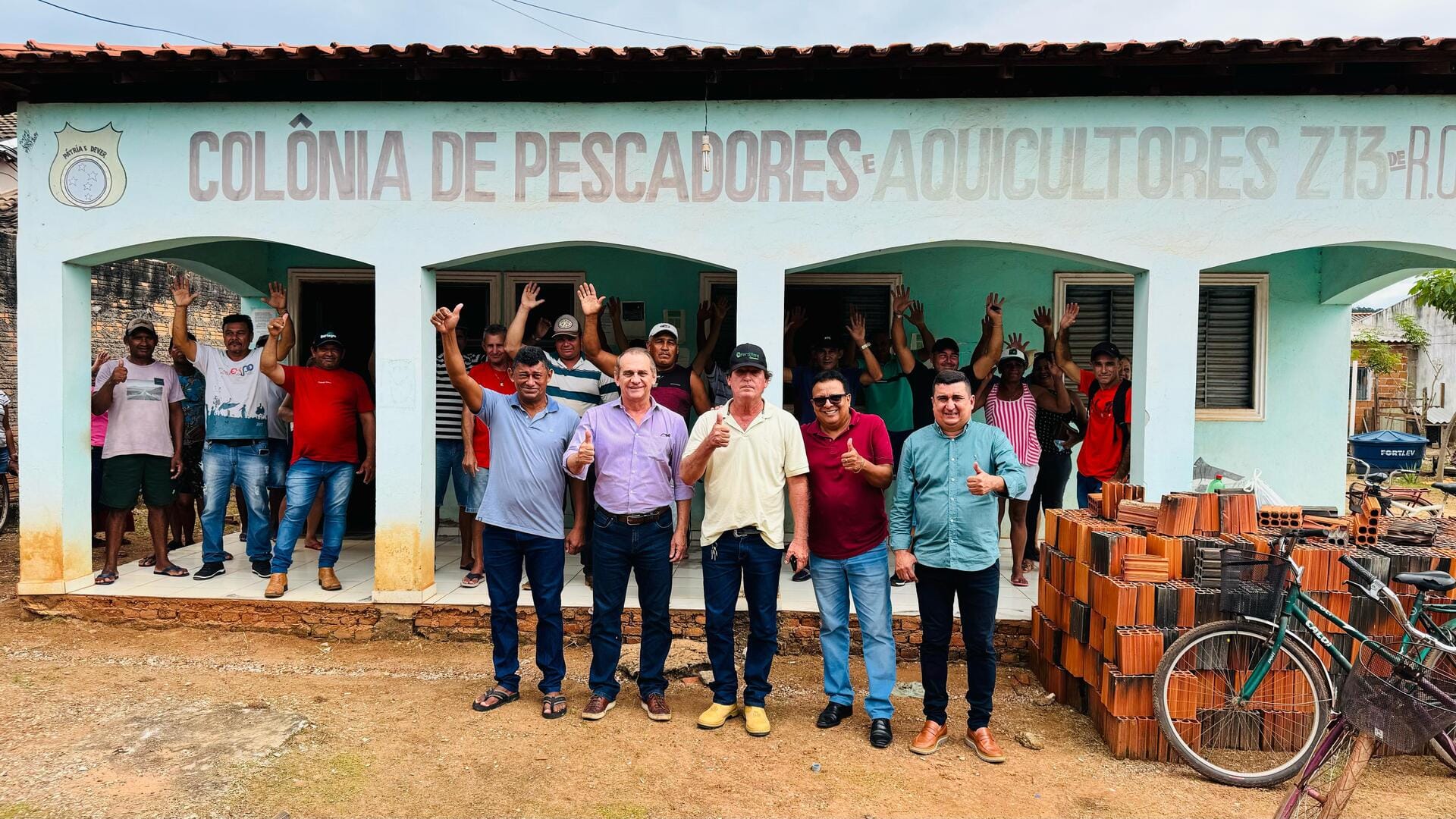 Wilson Santos visita Rosário Oeste e reforça compromisso com pescadores