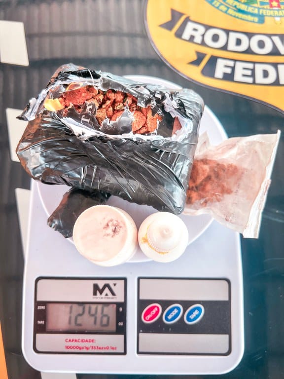 Motorista de Hilux é preso transportando 1,3 kg de ouro ilegal em rodovia federal de MT