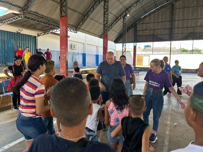 Ao lado de prefeito, vereadora celebra adesão popular em primeira ação social do ano