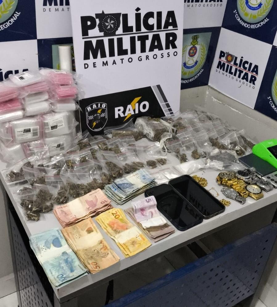 PM prende casal em flagrante por tráfico de drogas em residência da Capital