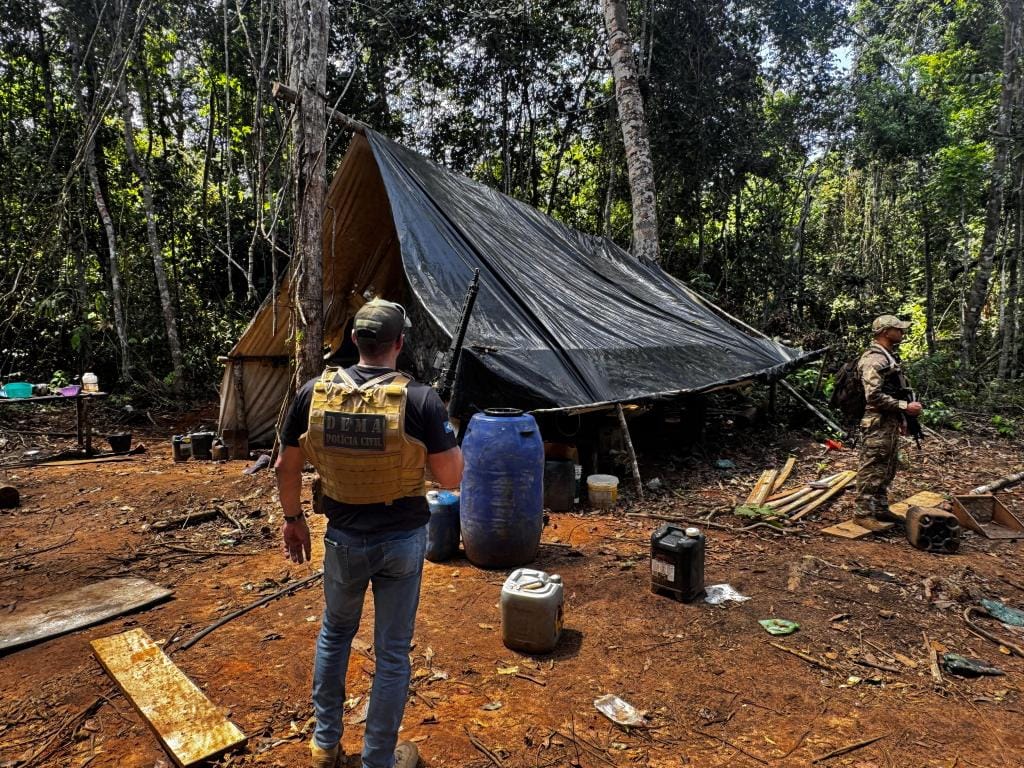 Operação da PC prende três homens e destrói acampamentos em estação ecológica de MT