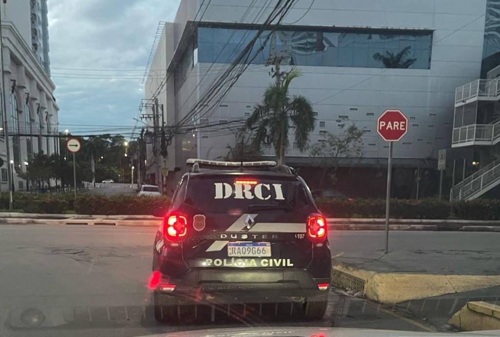 PC fecha site em Mato Grosso por esquema de divulgação ilegal de HQs asiáticas pela internet