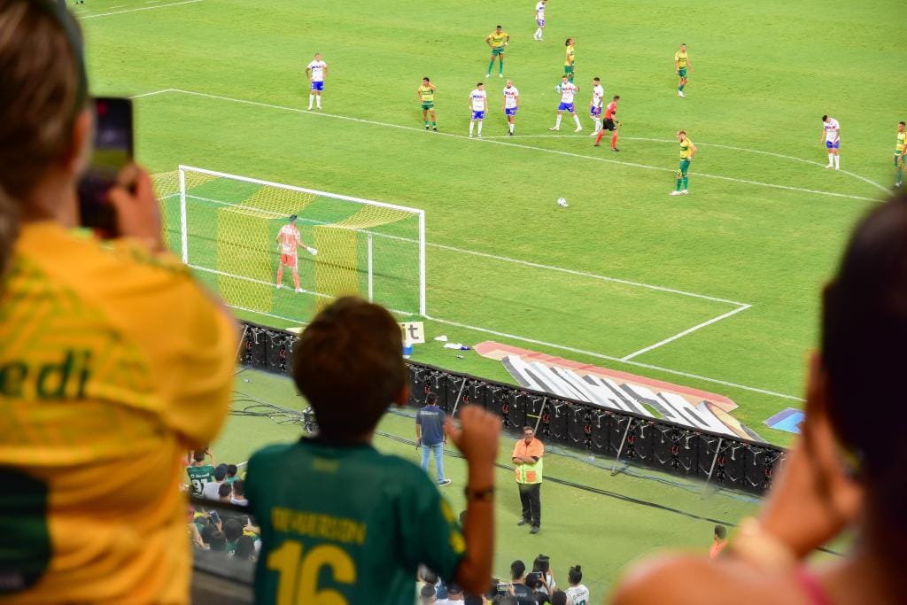 Confira o resultado do sorteio que levará oito autistas à partida entre Cuiabá e Athletico-PR