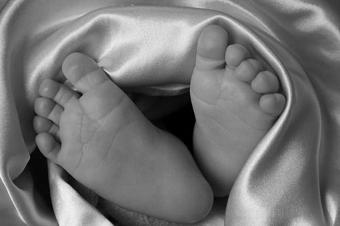 Bebê de três meses morre em abrigo de Várzea Grande após ser amamentada