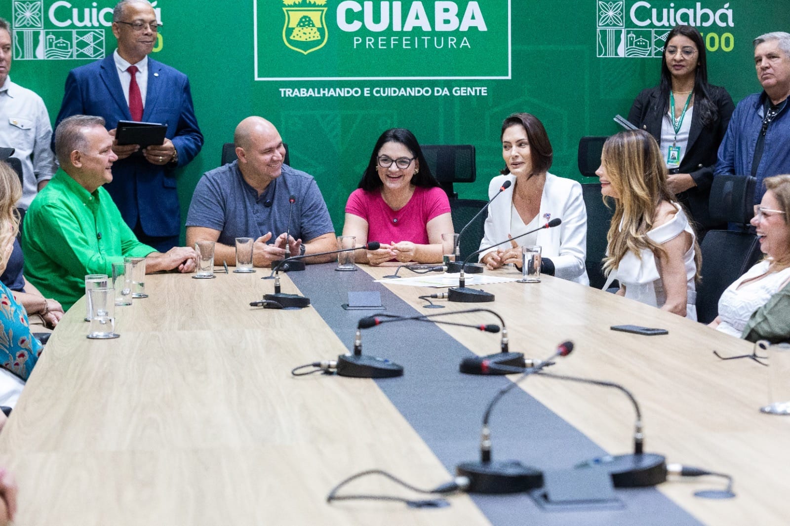 Michelle Bolsonaro visita Cuiabá e apoia criação de Centro de Referência para Autistas