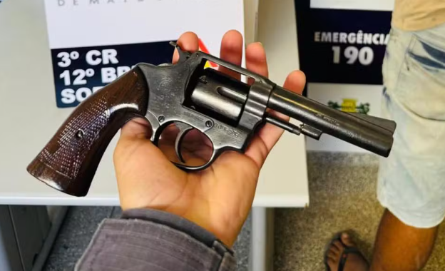 Arma de fogo é encontrada em mochila de aluna de 8 anos em escola de MT