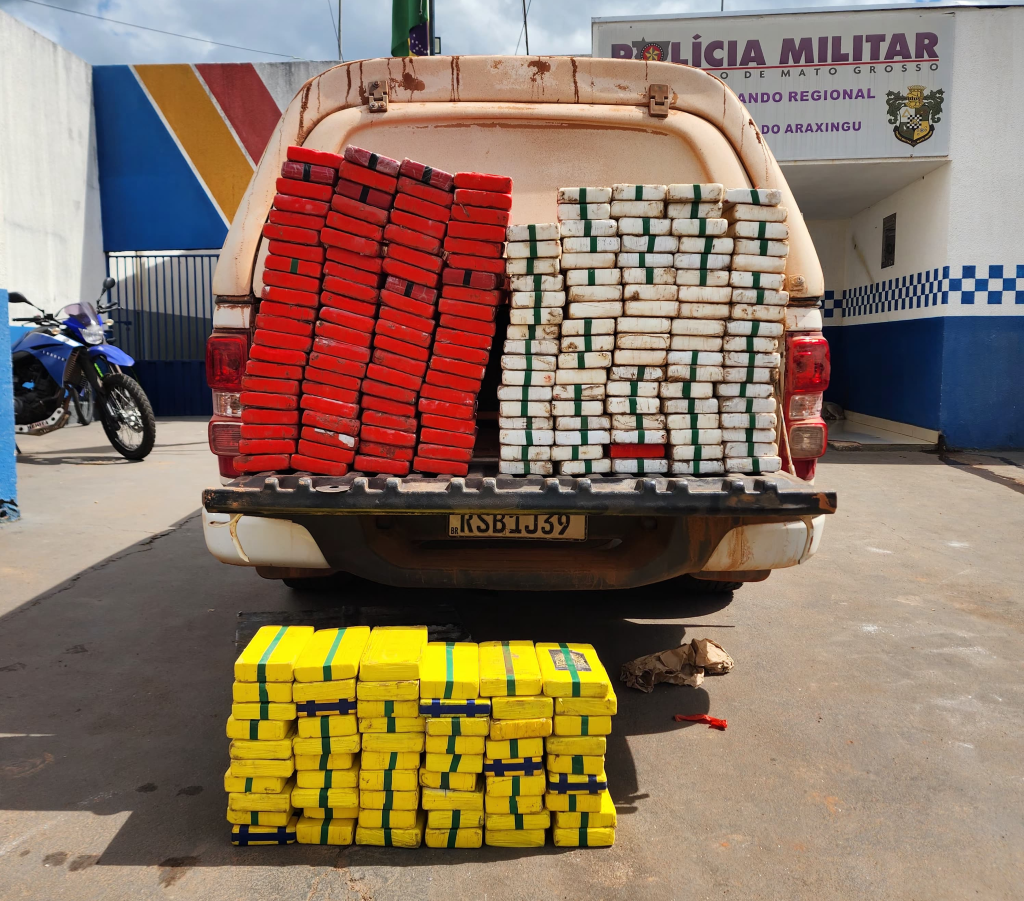 Polícia apreende 227 tabletes de cocaína e causa prejuízo de R$ 8 milhões à facção