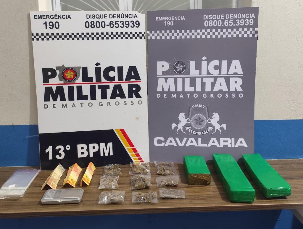 Cavalaria da PM prende dois por tráfico e apreende porções e tabletes de maconha