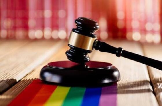 Funcionário é demitido por ameaças contra colegas homossexuais no trabaho