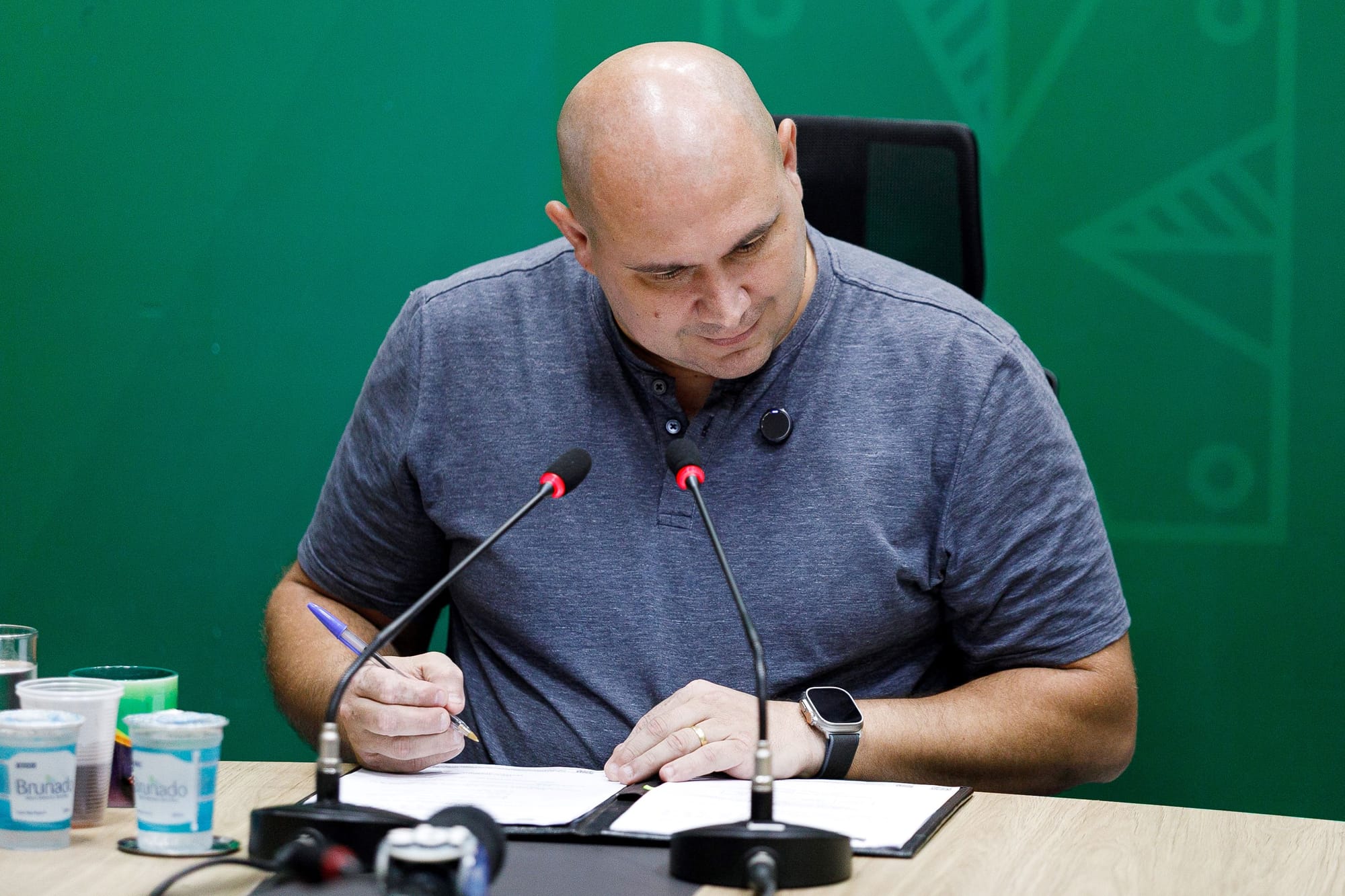 Abilio anuncia rompimento de contrato com construtora após operação que afastou vereadores