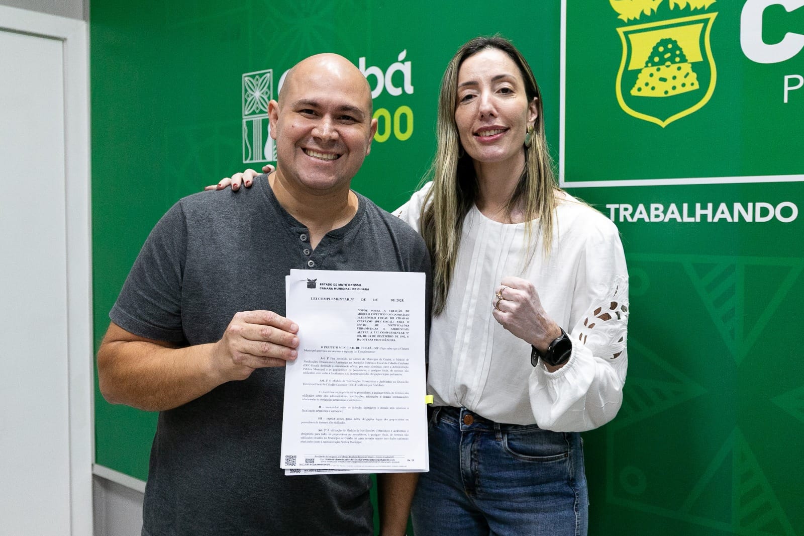 Lei que permite notificação eletrônica de terrenos baldios e obras irregulares é sancionada