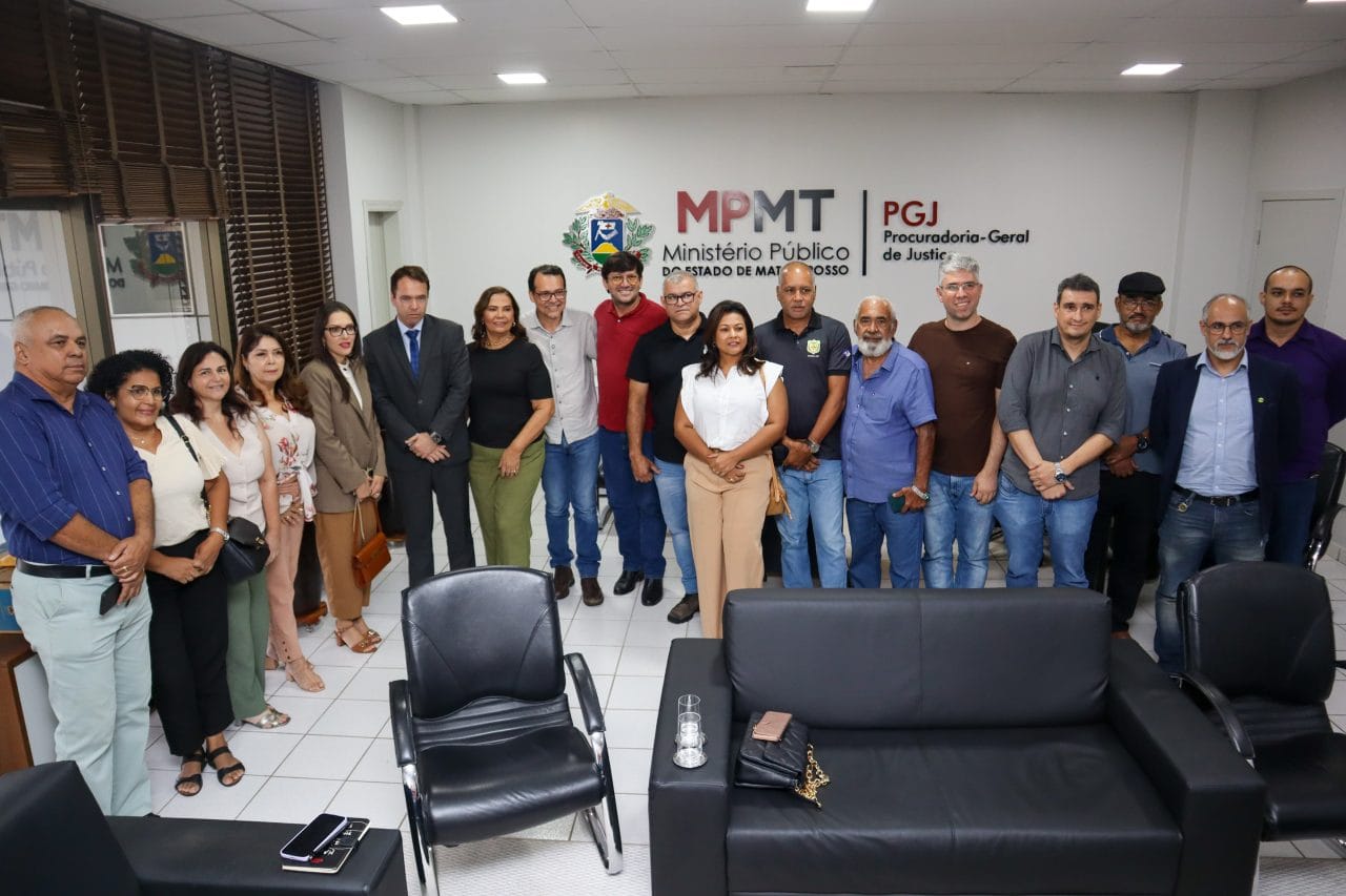 Sindicatos buscam respaldo junto aos Poderes para data-base e índice de reajuste de servidores