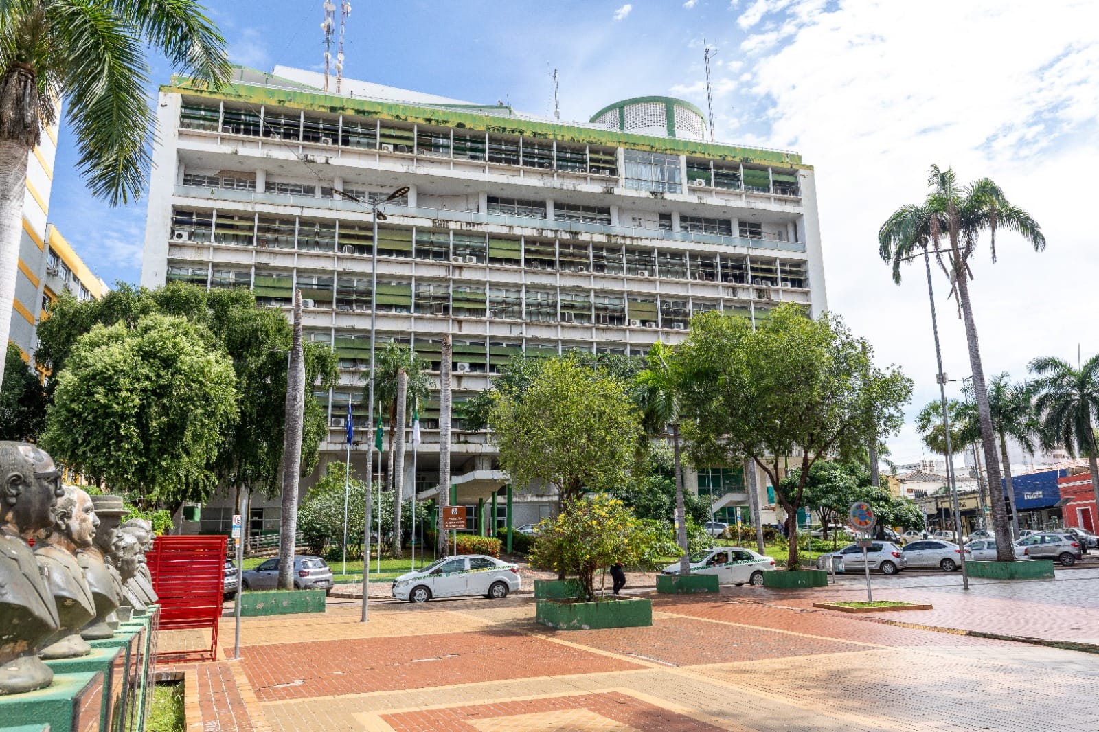 Prefeitura de Cuiabá paga rescisão de servidores comissionados exonerados