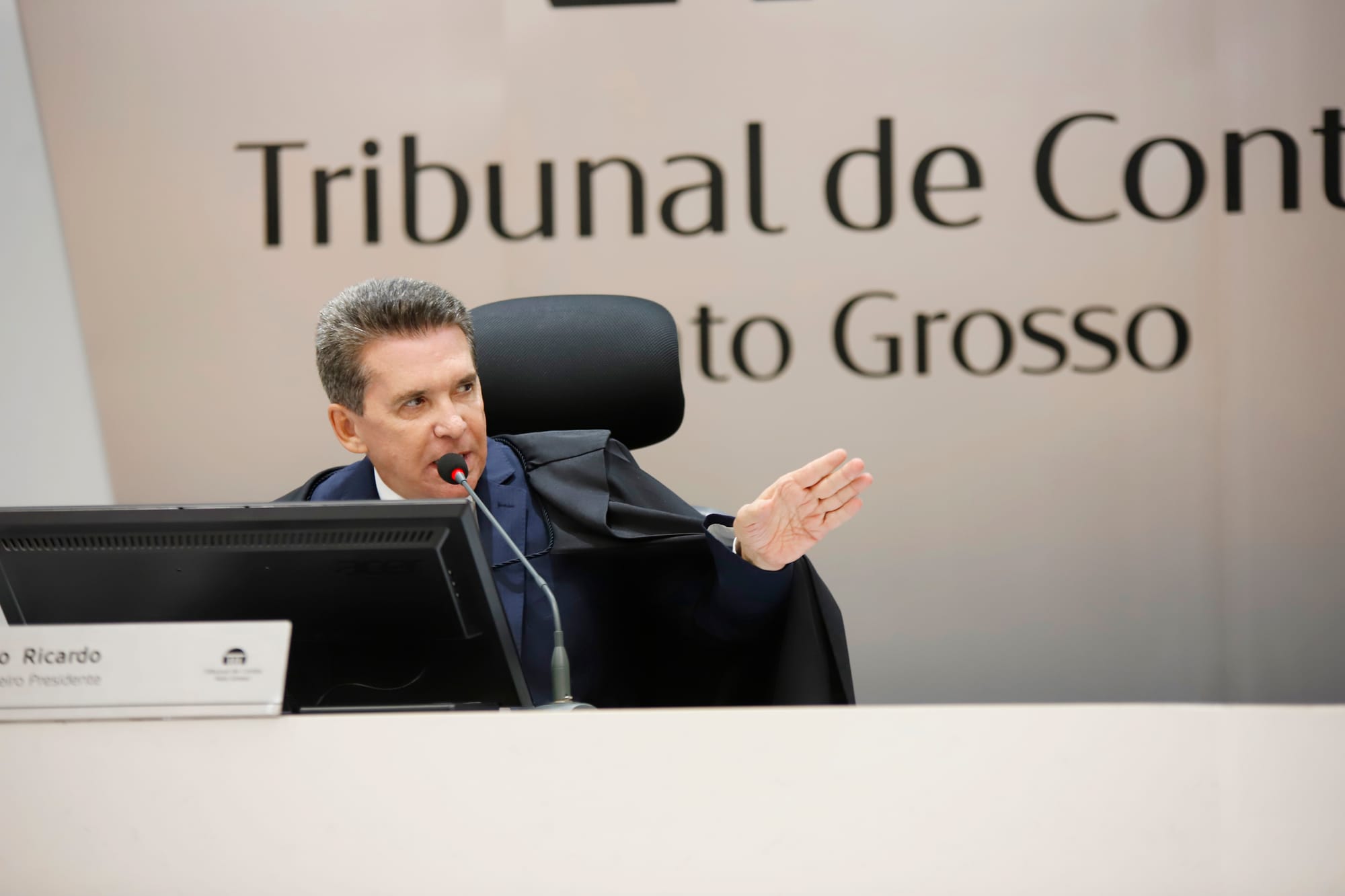 TCE alerta para endividamento de servidores de MT com consignados e anuncia auditoria