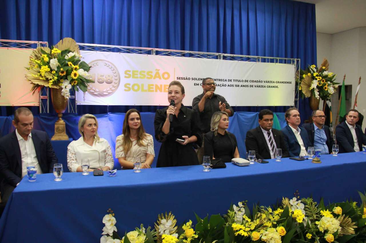 “Somos gigantes e vamos crescer ainda mais”, afirma prefeita em sessão solene