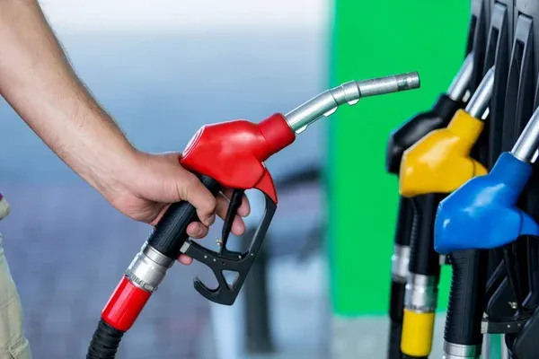 Posto de combustíveis perde direito ao uso de marca após rescisão contratual em MT