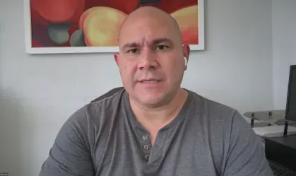 Prefeito descarta dividir palanque com Lula em futura entrega de casas na capital