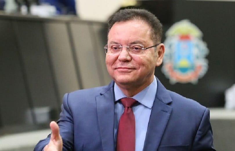 Impasse entre suplentes faz Botelho adiar licença da Assembleia Legislativa