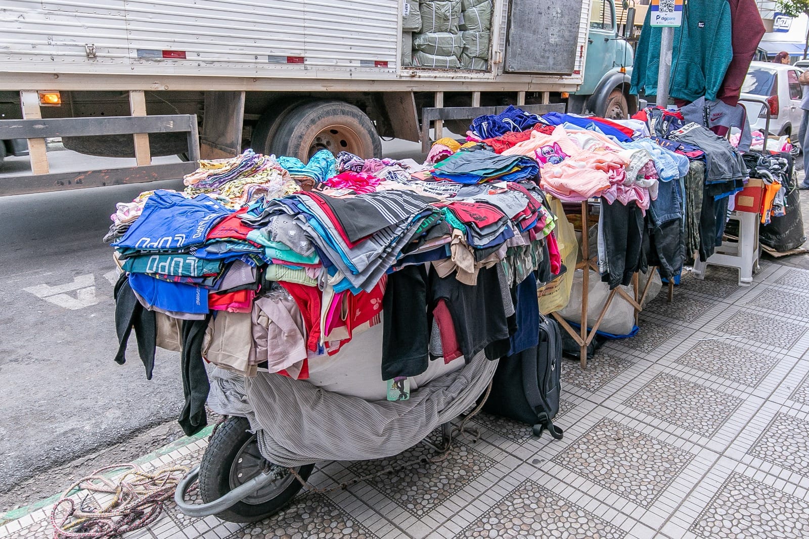 Cadastramento de ambulantes para o Shopping Orla começa nesta segunda-feira na capital