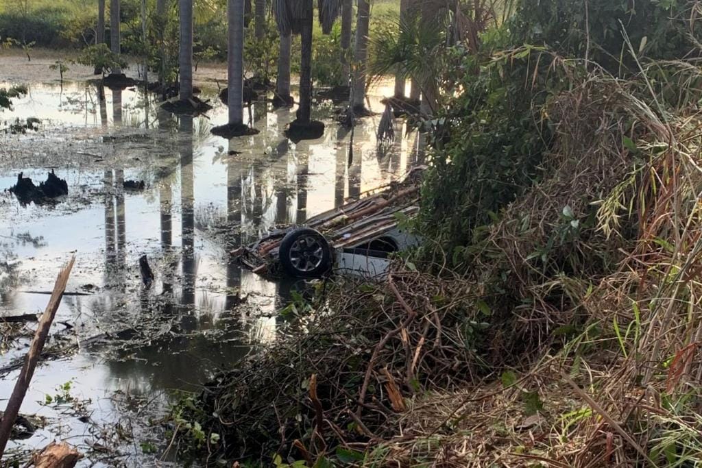 Motorista é arremessado em acidente e encontrado a 45 metros do carro