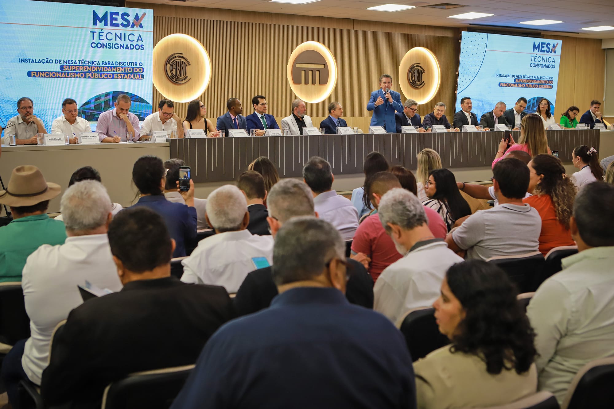 Com 60% dos servidores endividados, TCE defende limite para empréstimos e revisão de decreto