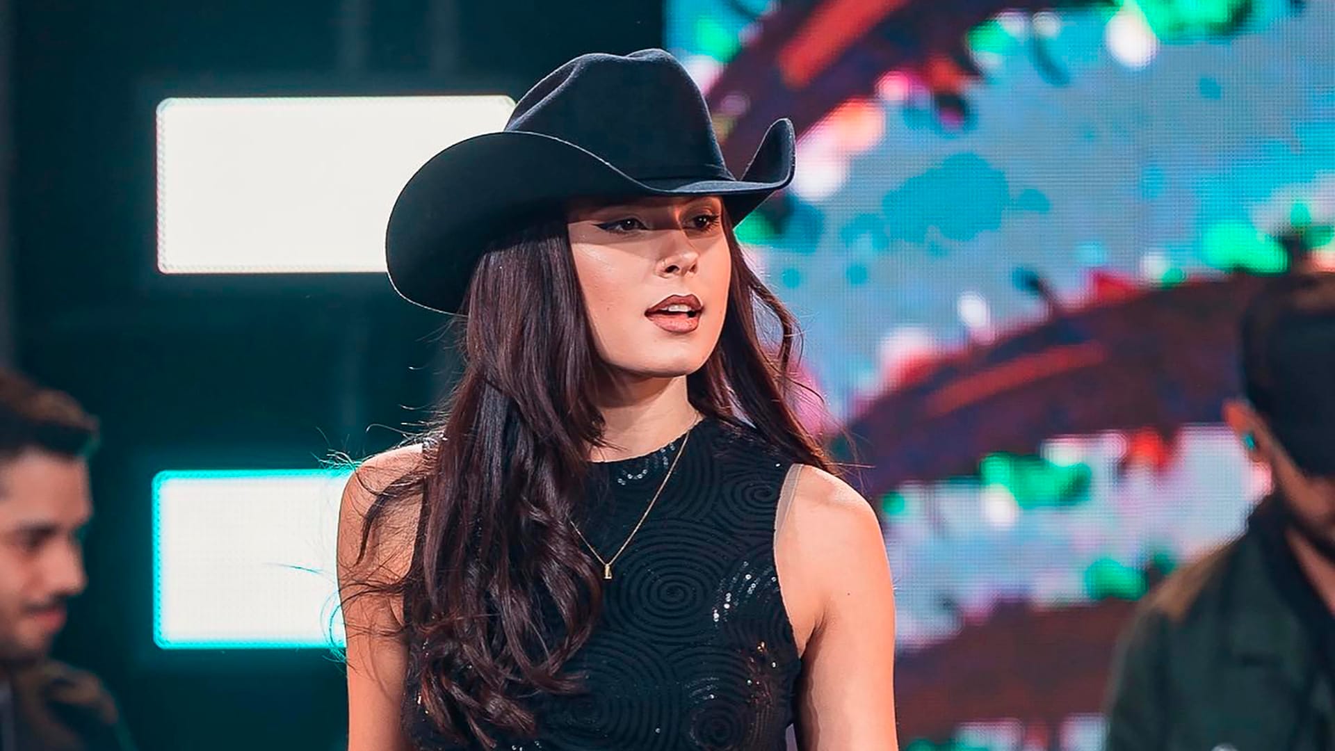 MP pede cassação de prefeita e vice por uso de R$ 650 mil para show em feira agropecuária