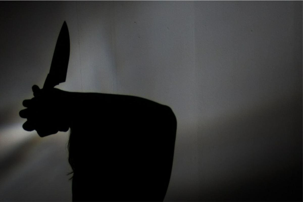 Homem é assassinado a facadas pela esposa na frente de casa no Pedra 90 em Cuiabá