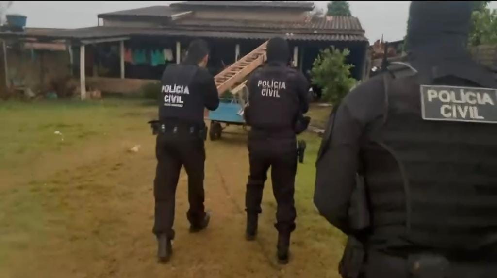 Operação policial prende 18 traficantes e desarticula rede de compra e venda de drogas