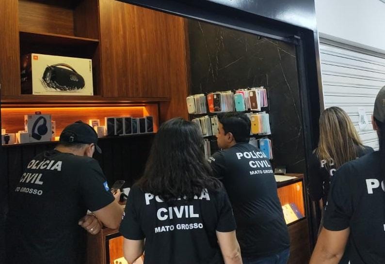Donos de lojas em shoppings de Cuiabá e VG são presos por vender celulares roubados