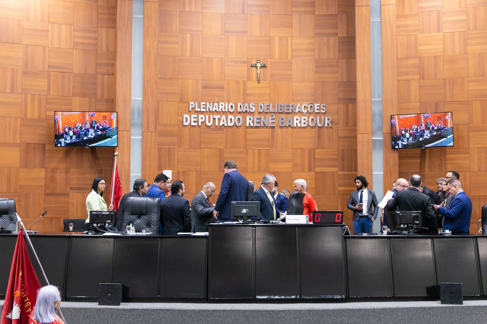 Secretário é convocado pela AL para explicar consignados que giraram R$ 1,7 bilhão em MT