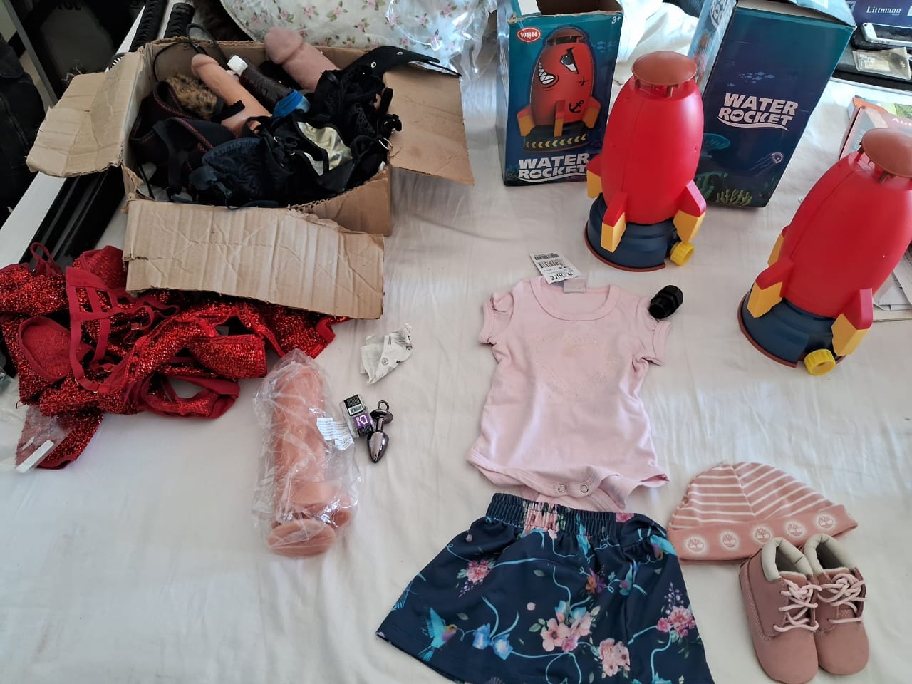 Polícia encontra pênis de borracha e roupas infantis em casa de vereador preso