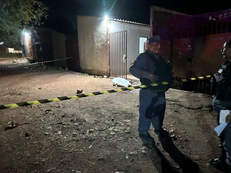 Homem de 35 anos é morto com golpes de faca no tórax pela companheira em Cuiabá