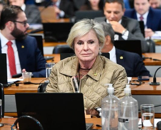 Senadora Margareth Buzetti protocola projeto que endurece combate à pedofilia