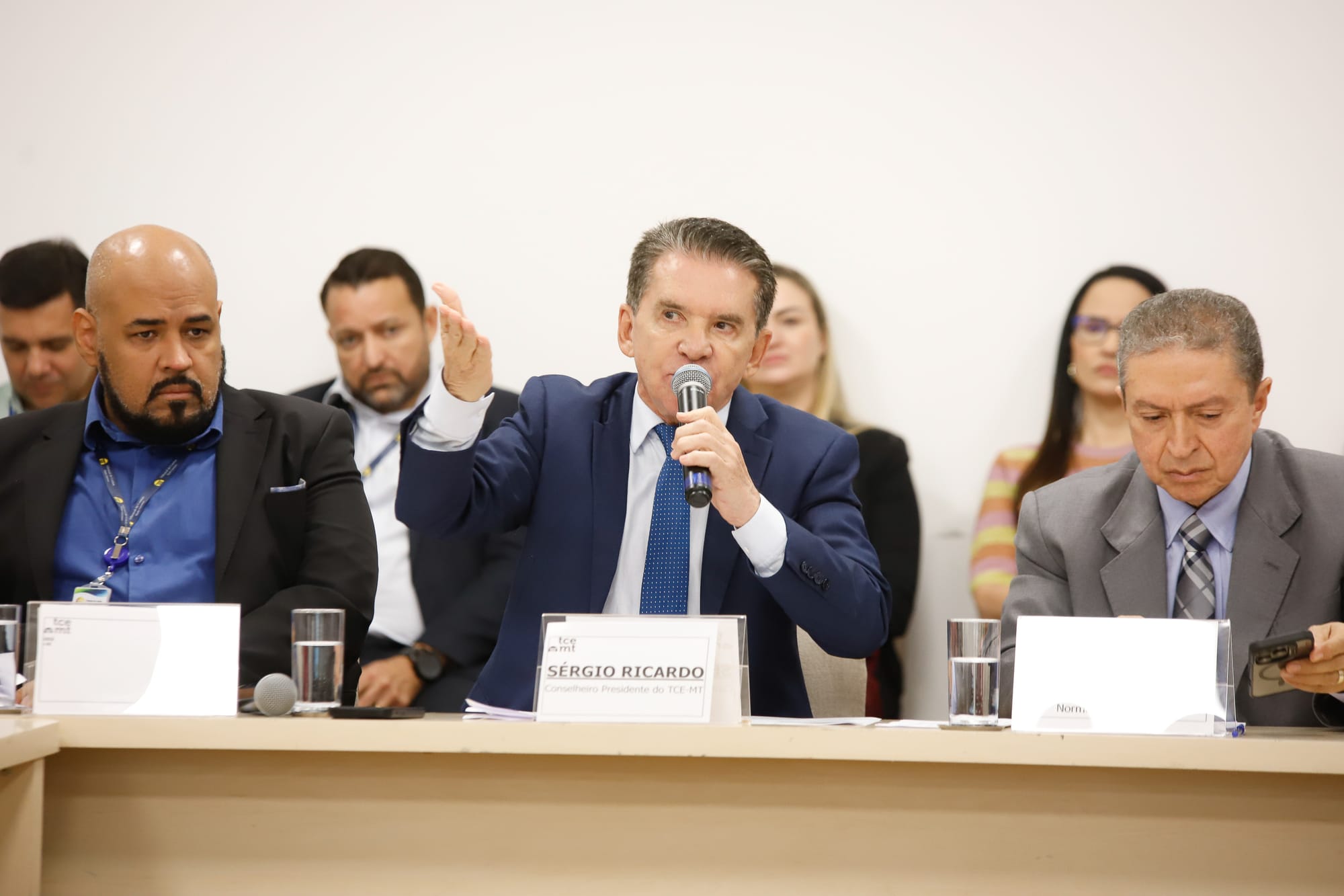 TCE suspeita que 19 empresas sejam ‘fantasmas’ e pede que Governo suspenda repasses