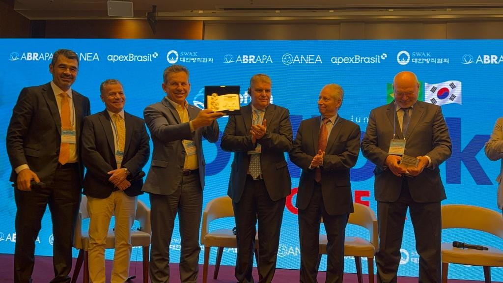 Governador recebe homenagem pelo trabalho na abertura de mercados para o algodão de MT