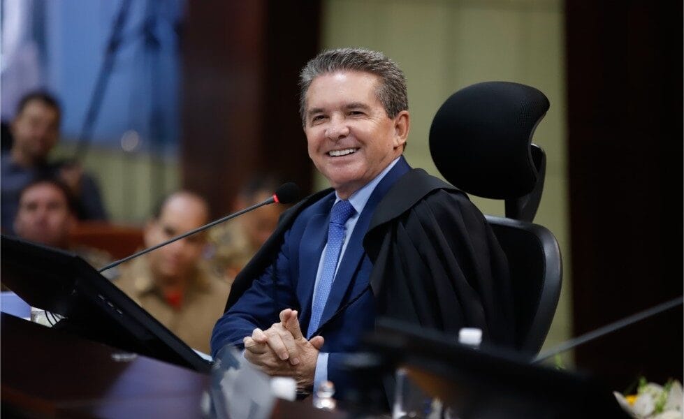 Sérgio Ricardo será reeleito nesta terça para presidir o Tribunal de Contas por mais dois anos