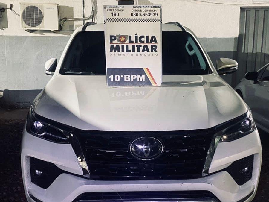 Dois bandidos são presos e caminhonete roubada recuperada pela PM em Cuiabá