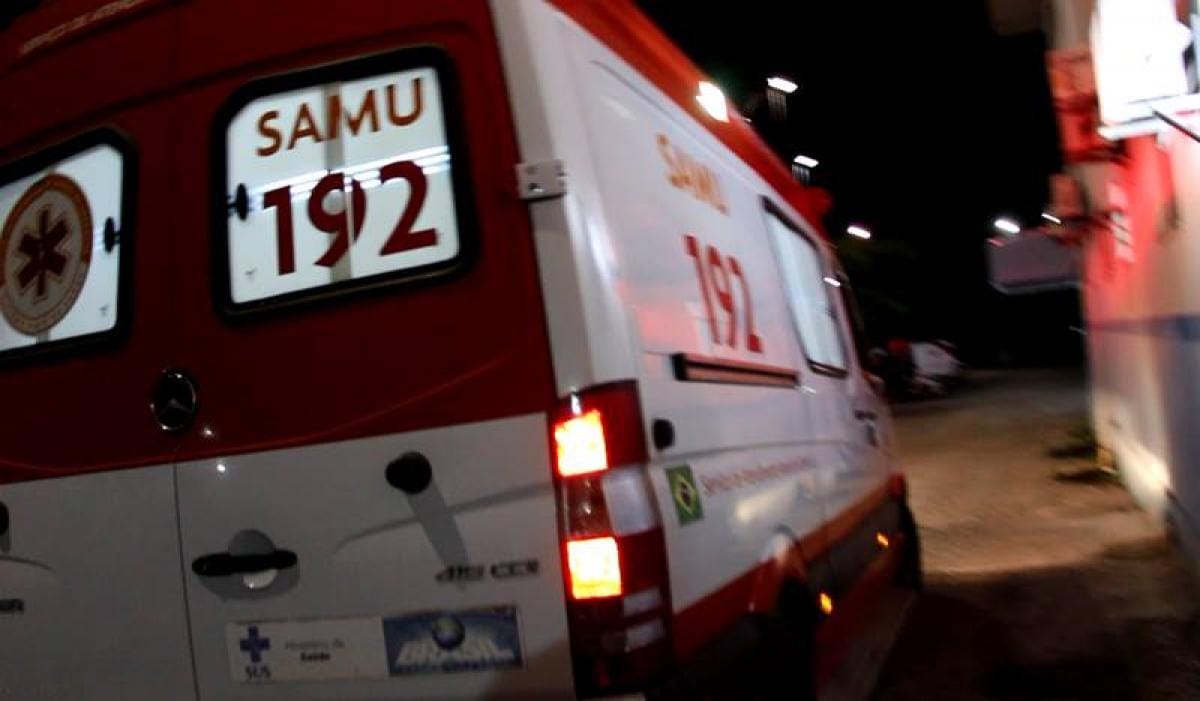 Jovem de 24 anos morre após perder controle de moto e colidir contra meio-fio