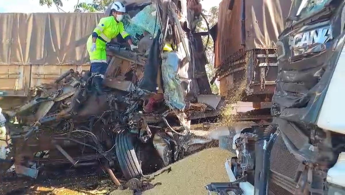 Caminhoneiro morre após grave acidente envolvendo seis carretas na rodovia BR-364