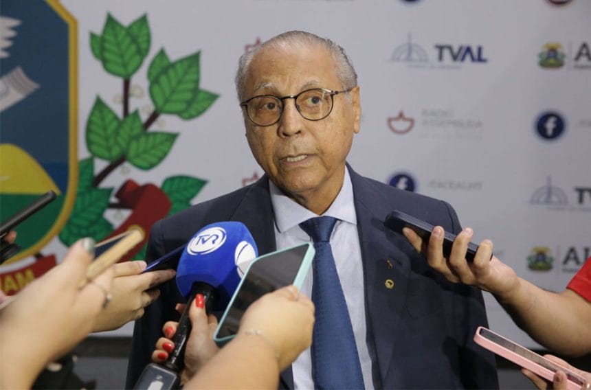 Júlio Campos rebate ataques de Abilio e se diz de "direita autêntica": "não sou radical fanático"