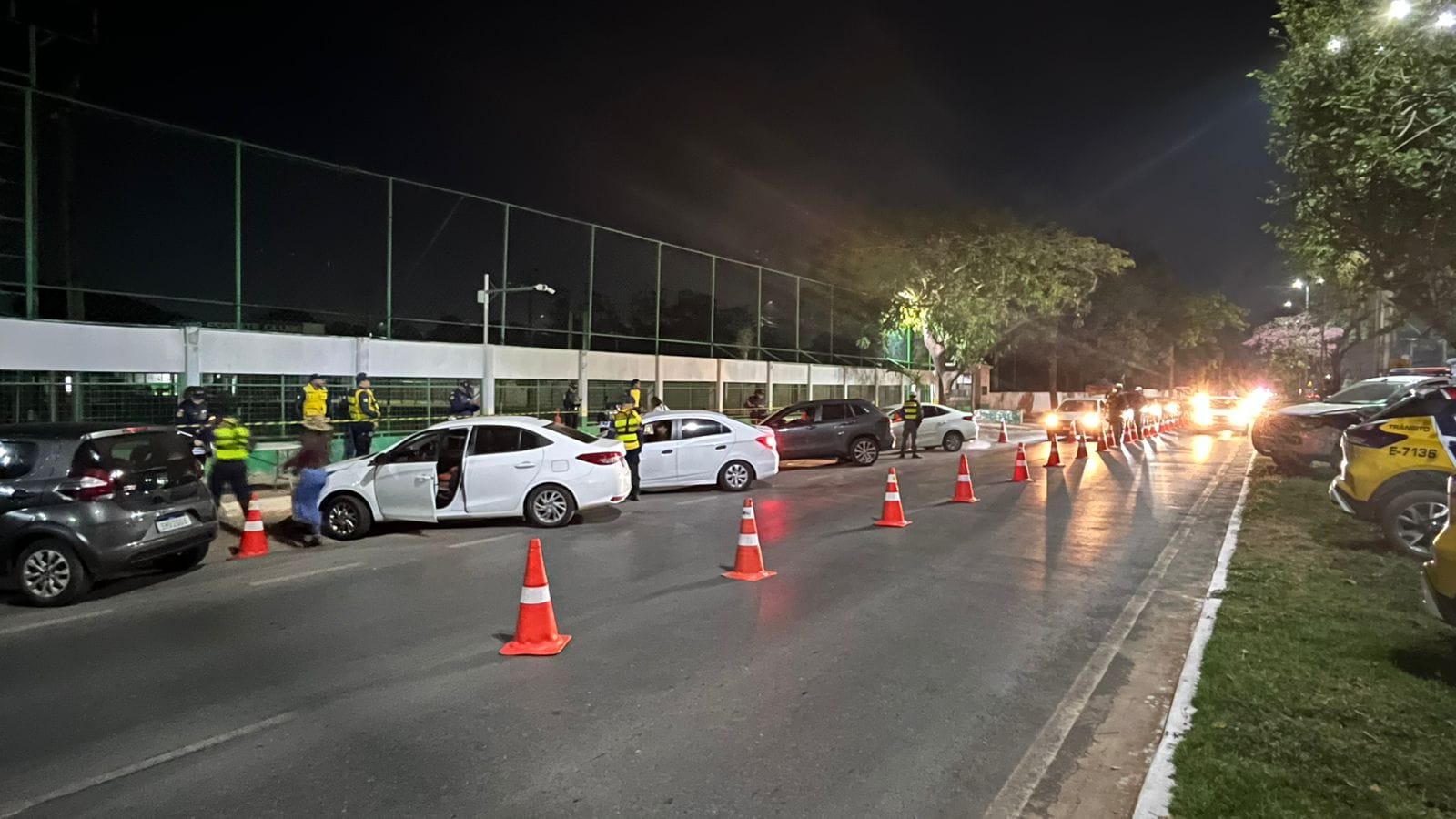Fiscalização da Lei Seca prende 10 motoristas por embriaguez e remove 37 veículos em Cuiabá